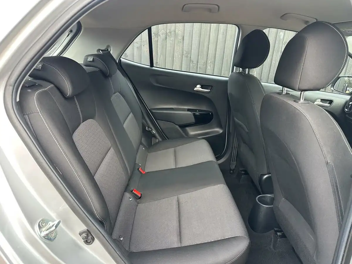 2022-kia-picanto-10-2-big-12