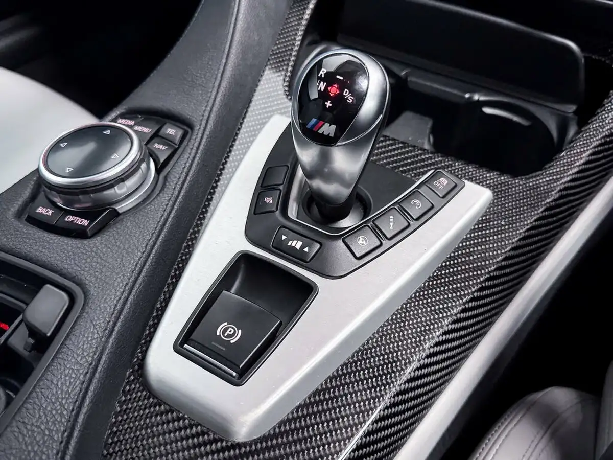 2014-bmw-6-series-44-m6-coupe-2d-big-24