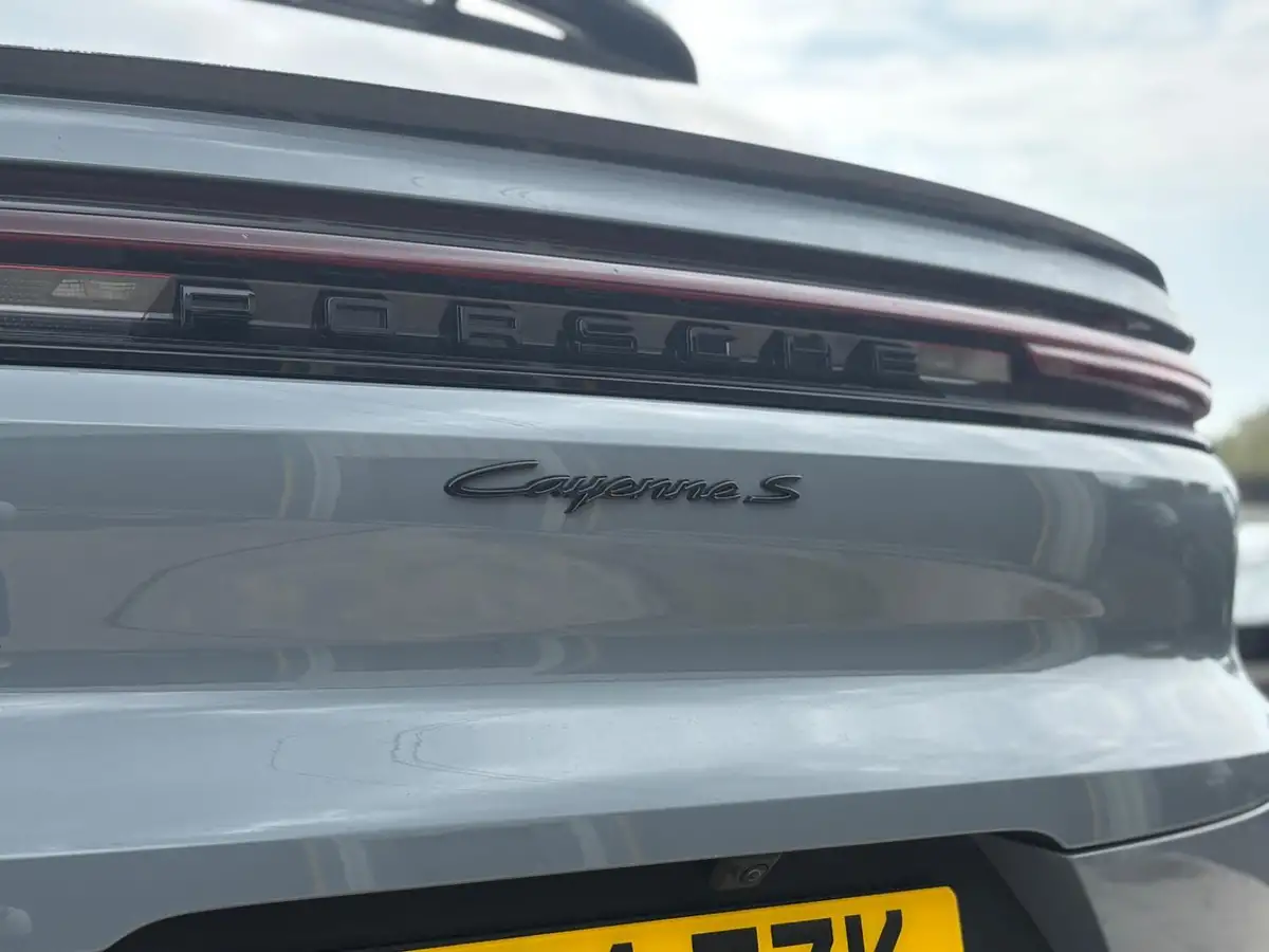 2024-porsche-cayenne-30-v6-s-e-hybrid-coupe-big-43