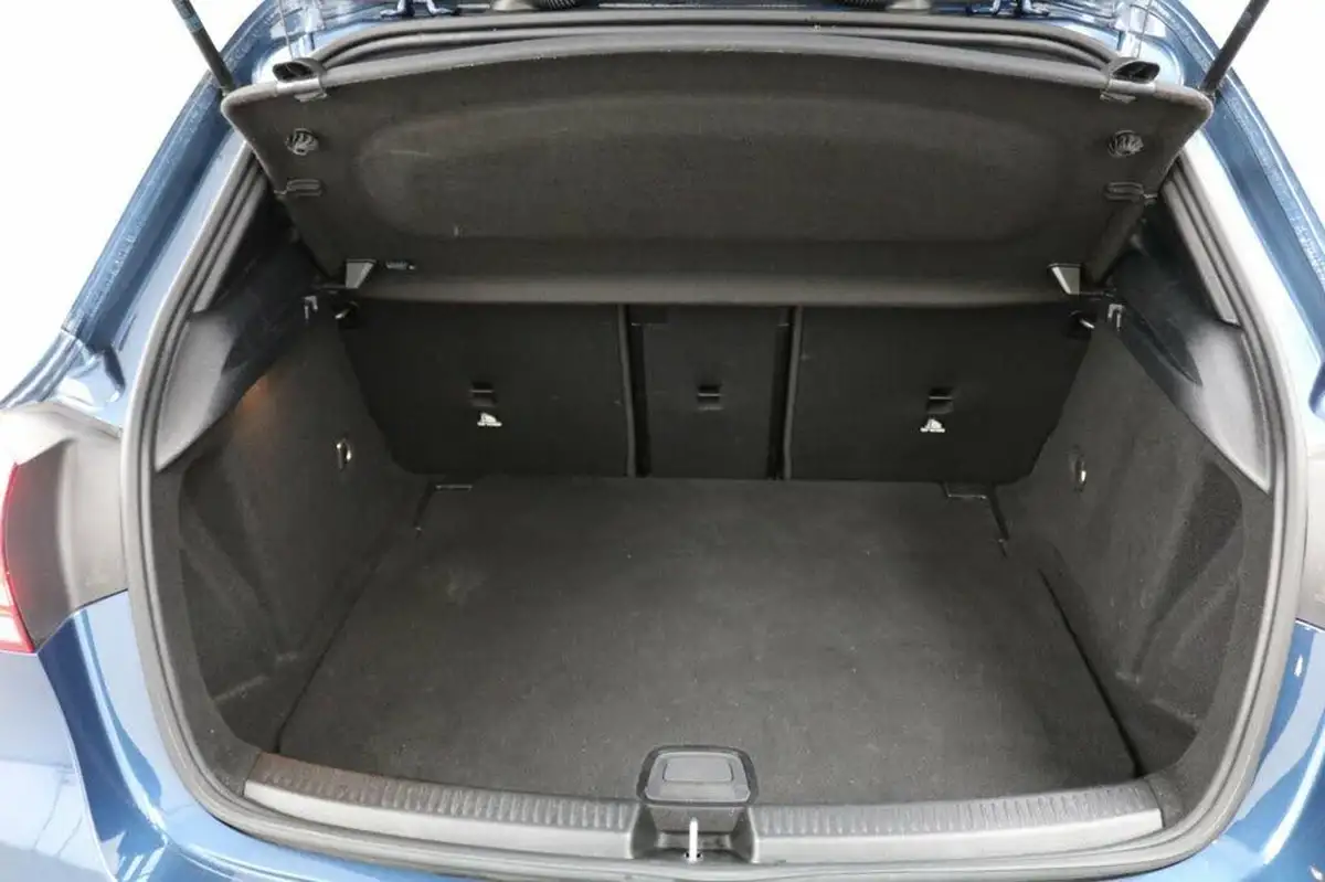 2019-mercedes-benz-a-class-20-a35-amg-premium-hatchback-5d-big-28