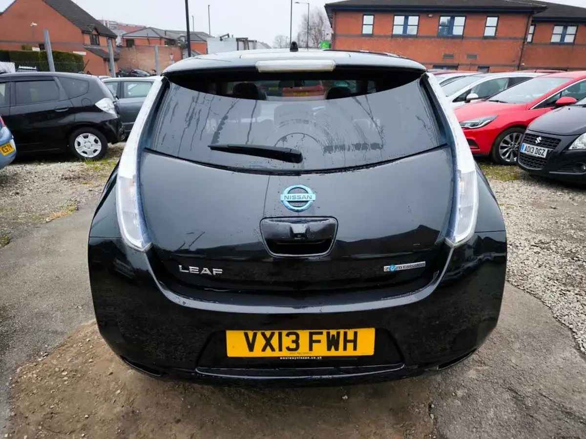 2013-nissan-leaf-e-auto-big-21