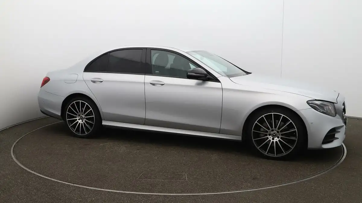 2019-mercedes-benz-e-class-20d-e220d-amg-line-night-edition-premium-saloon-4d-big-37