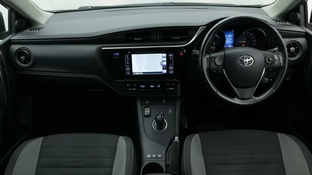 2018-toyota-auris-18-vvt-i-hsd-icon-tech-hatchback-big-13