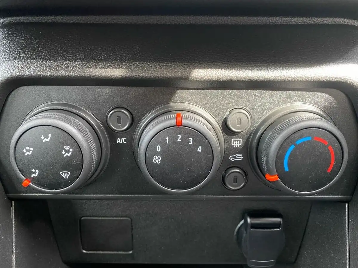 2022-dacia-sandero-10-sce-essential-big-20