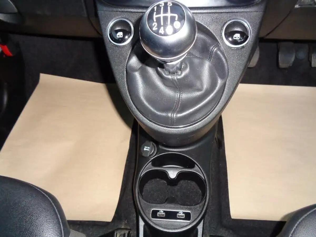 2021-fiat-500-10-hey-google-big-17