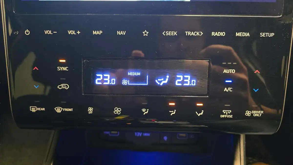 2022-hyundai-tucson-16-t-gdi-premium-230ps-hybrid-auto-big-22