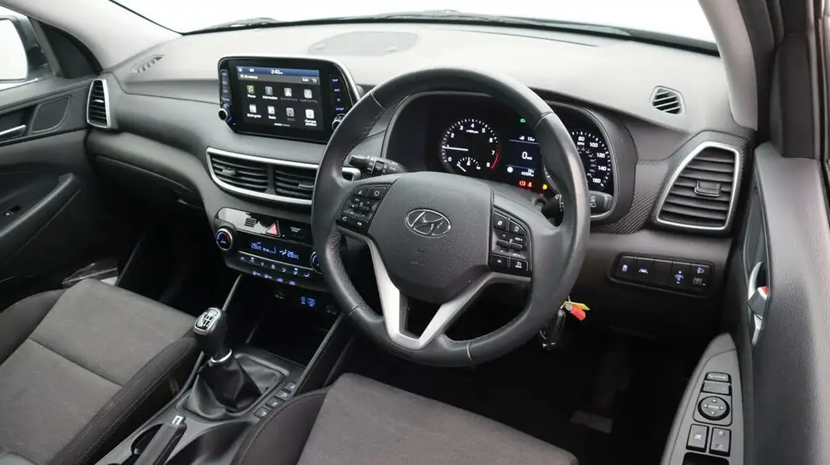 2019-hyundai-tucson-16-gdi-se-nav-big-9