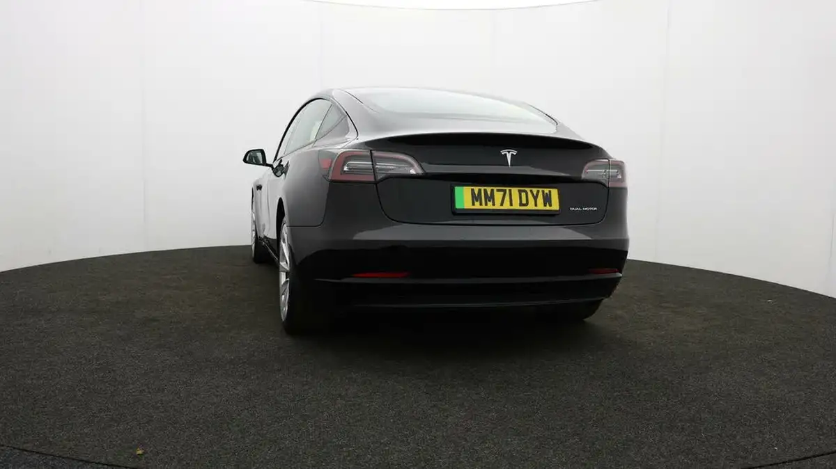 2022-tesla-model-3-e-long-range-big-74