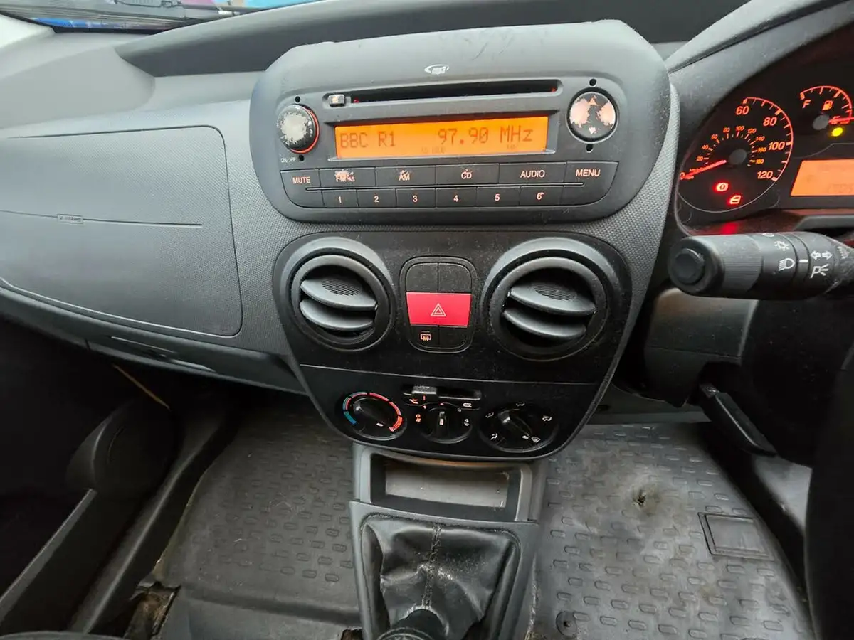 2011-fiat-qubo-big-19