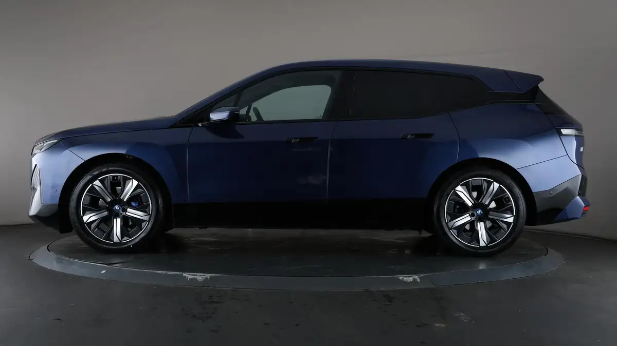 2022-bmw-ix-e-xdrive-40-m-sport-edition-big-45