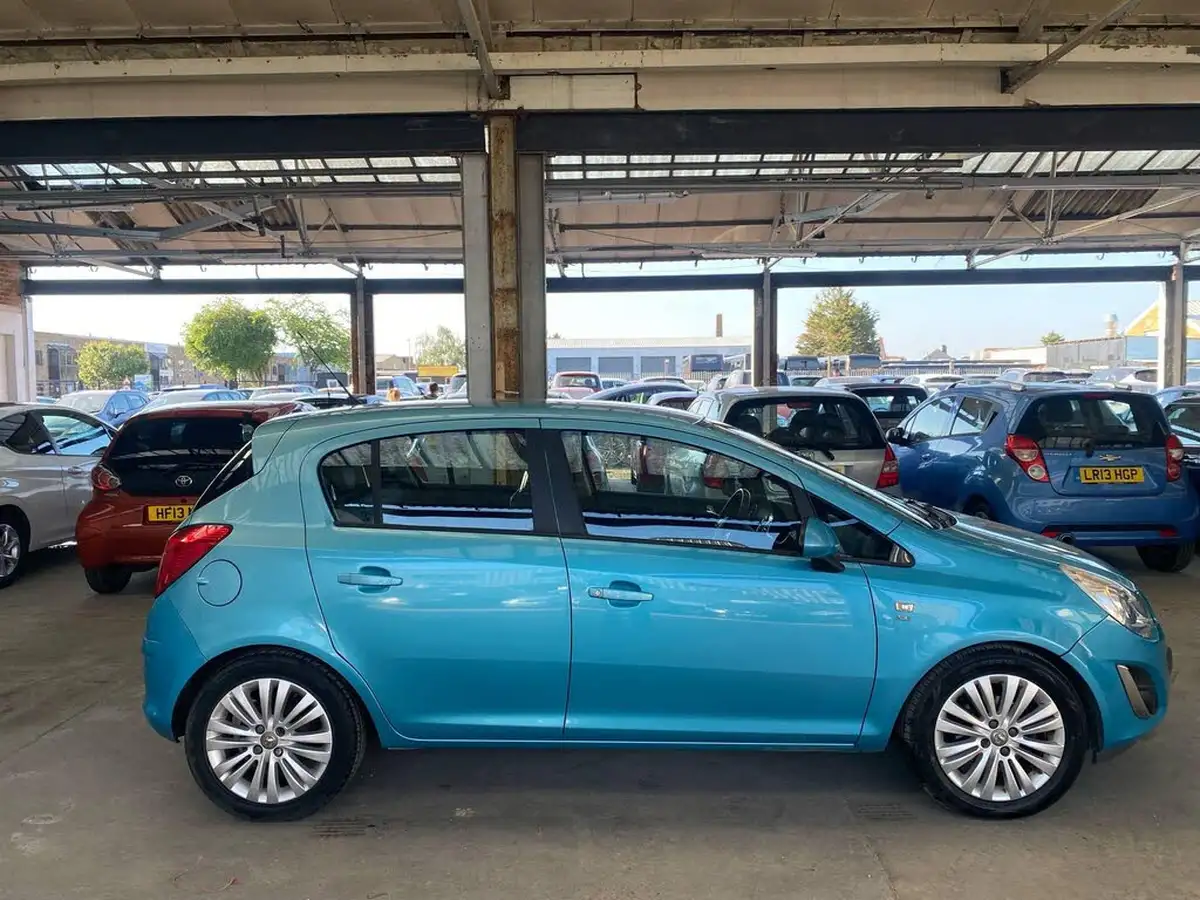 2011-vauxhall-corsa-14-exclusiv-100ps-5d-1364cc-auto-big-2