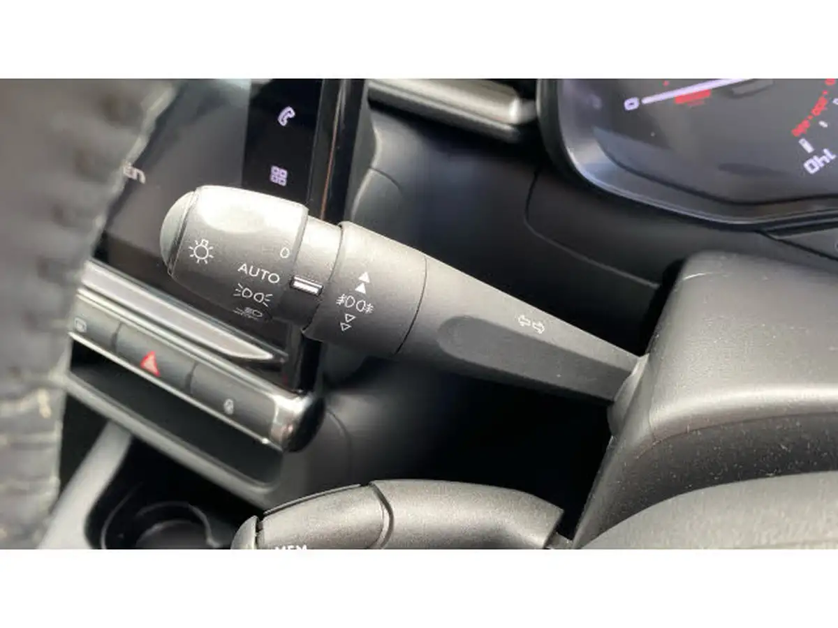 2021-citroen-c3-12-puretech-shine-83ps-big-25