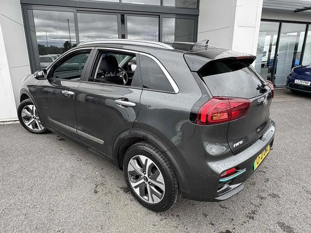 2021-kia-e-niro-ev-4-big-12
