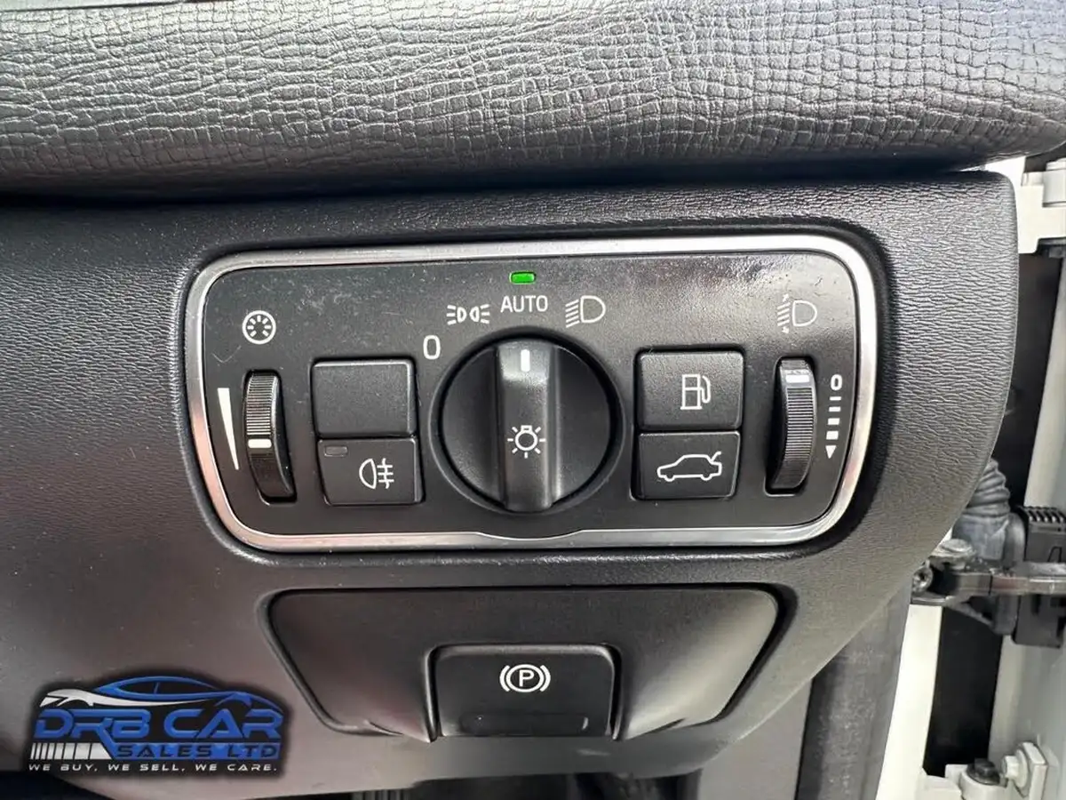 2015-volvo-xc60-20td-d4-se-190bhp-nav-big-25