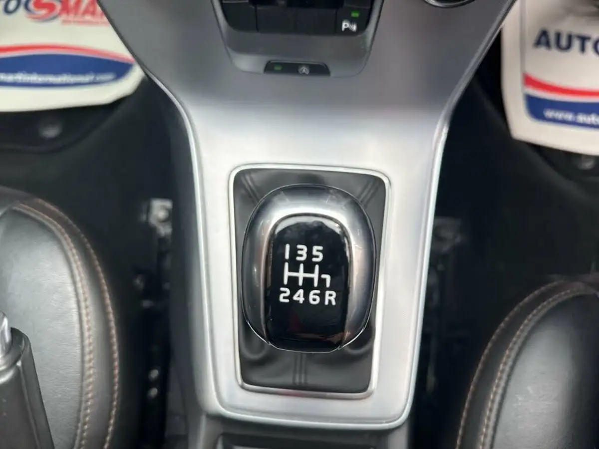2018-volvo-v40-20td-d2-cross-country-pro-big-49
