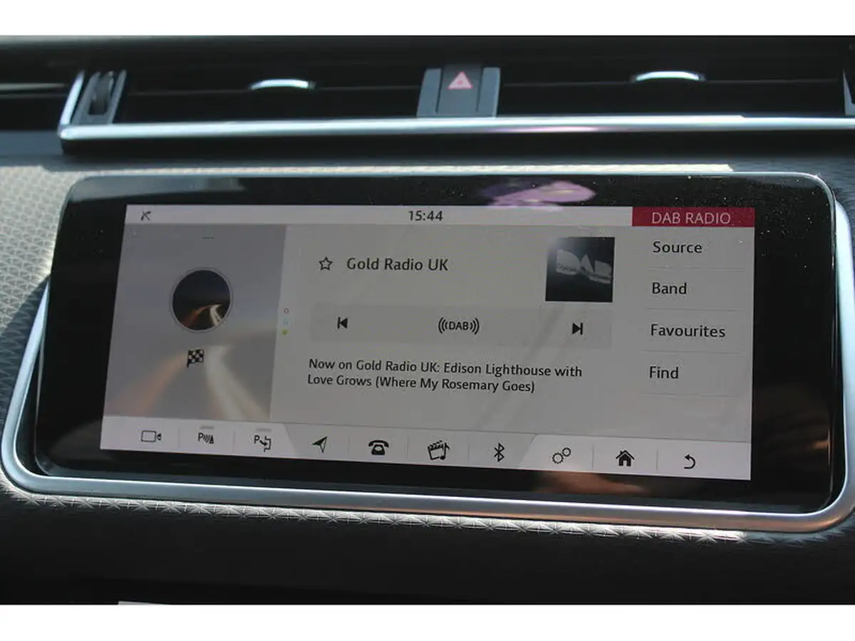 2020-land-rover-range-rover-velar-20-d240-r-dynamic-se-big-30