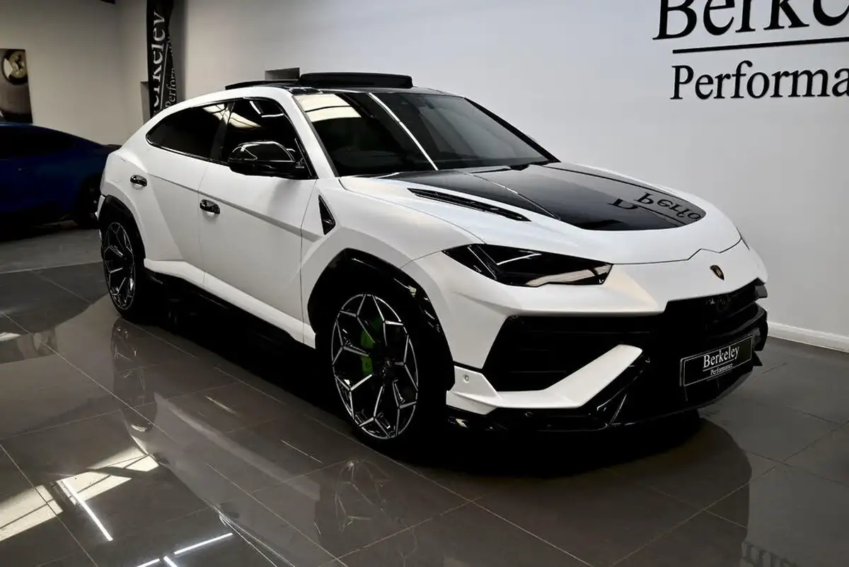 2023-lamborghini-urus-40-no-trim-big-0