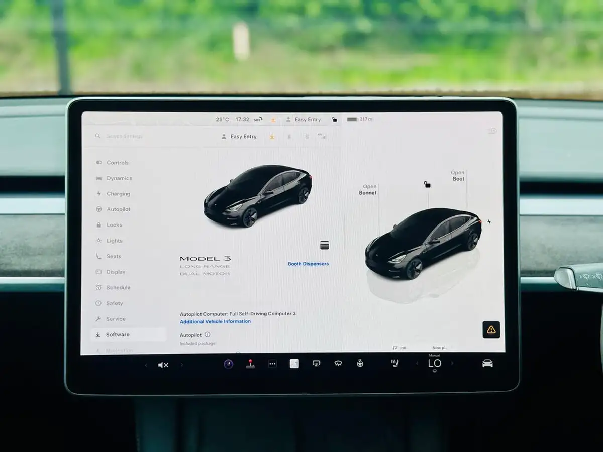 2021-tesla-model-3-e-long-range-awd-big-17