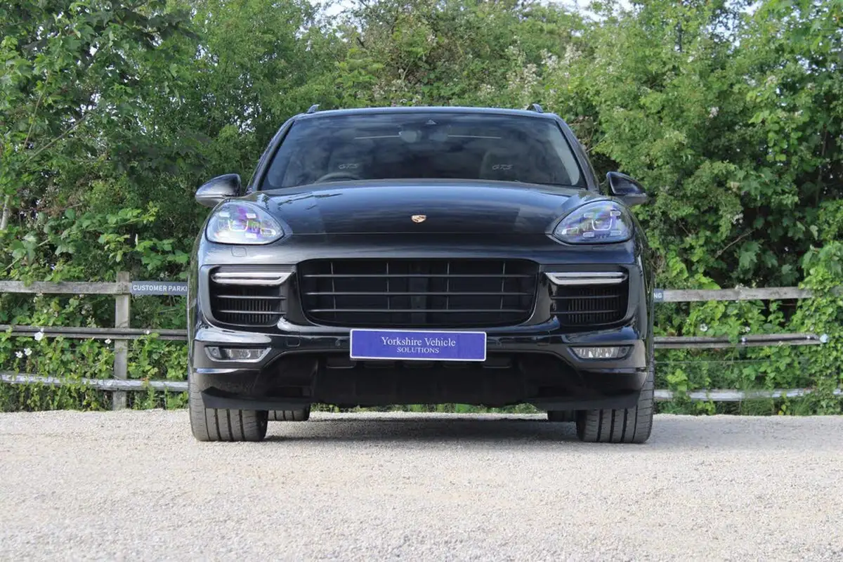 2015-porsche-cayenne-36-gts-big-40