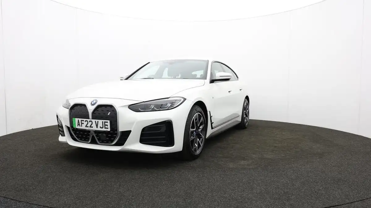 2022-bmw-i4-e-edrive40-m-sport-big-53