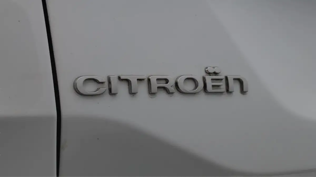 2023-citroen-c4-12-puretech-c-series-edition-eat8-big-25