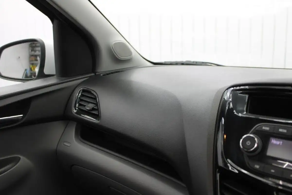 2016-vauxhall-viva-10i-sl-big-31