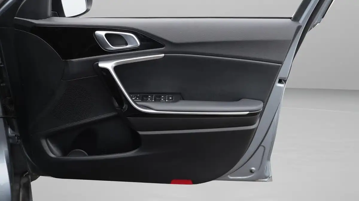 2023-kia-xceed-15-t-gdi-gt-line-158bhp-big-21