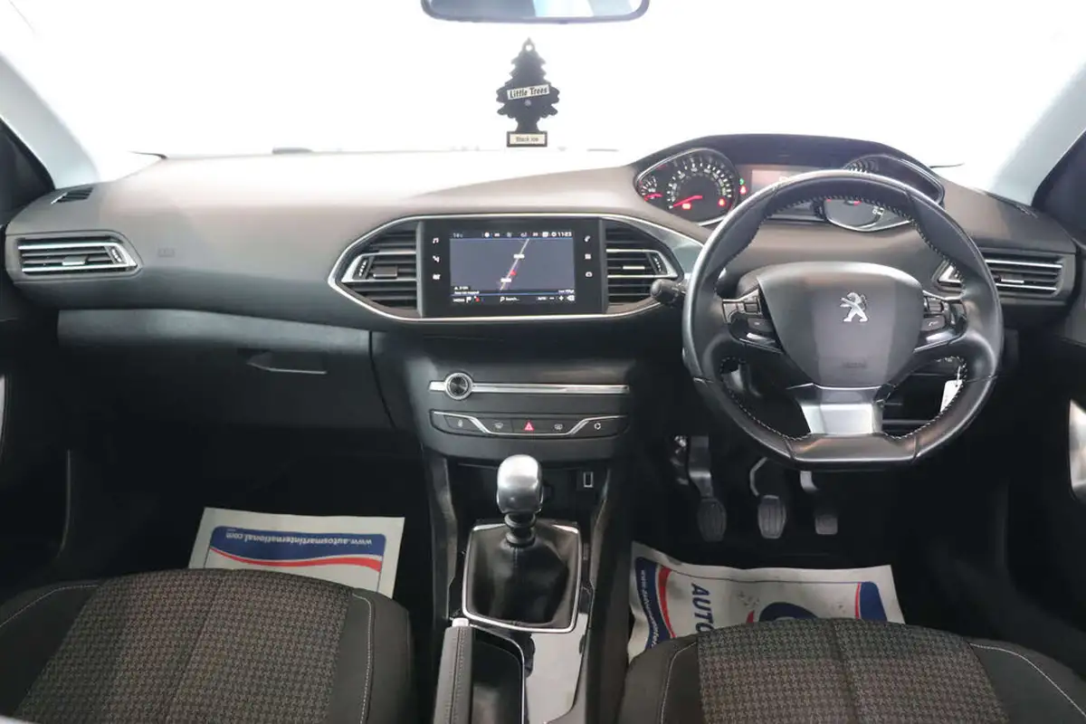 2018-peugeot-308-sw-15-bluehdi-active-15-bluehdi-130bhp-big-13