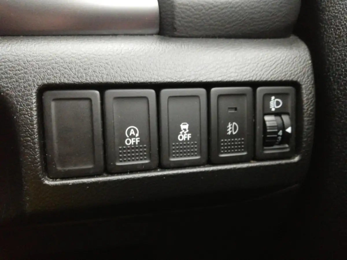 2017-renault-captur-09-dynamique-s-nav-big-16