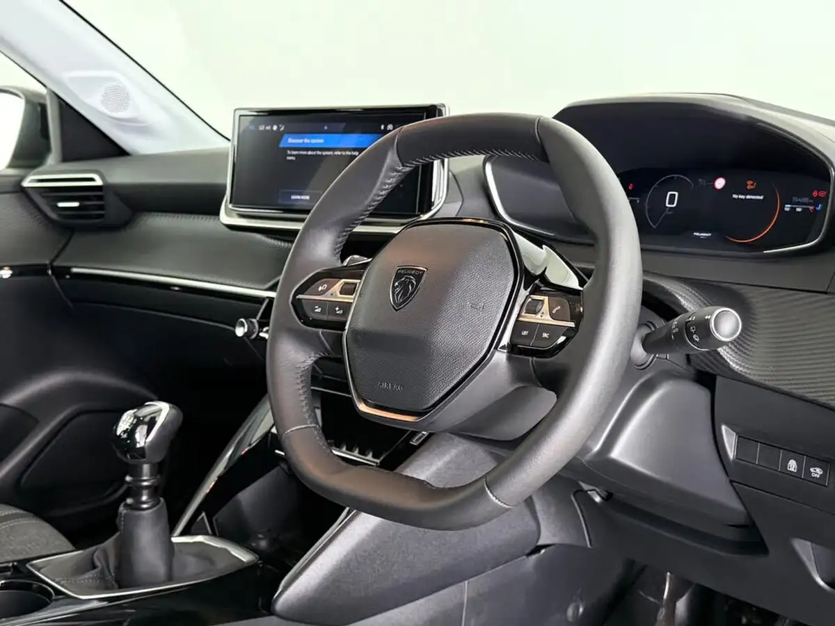 2024-peugeot-208-12-puretech-allure-big-19