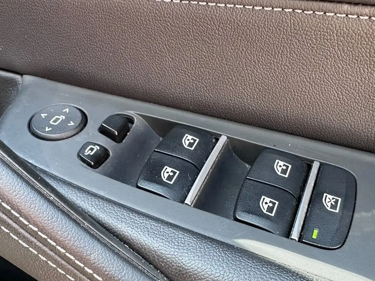 2019-bmw-5-series-44-m5-competition-big-11