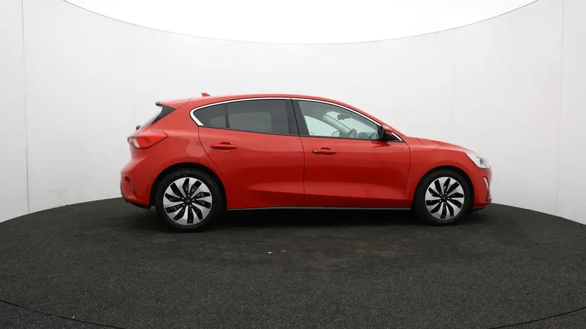 2018-ford-focus-10t-zetec-125ps-hatchback-big-38