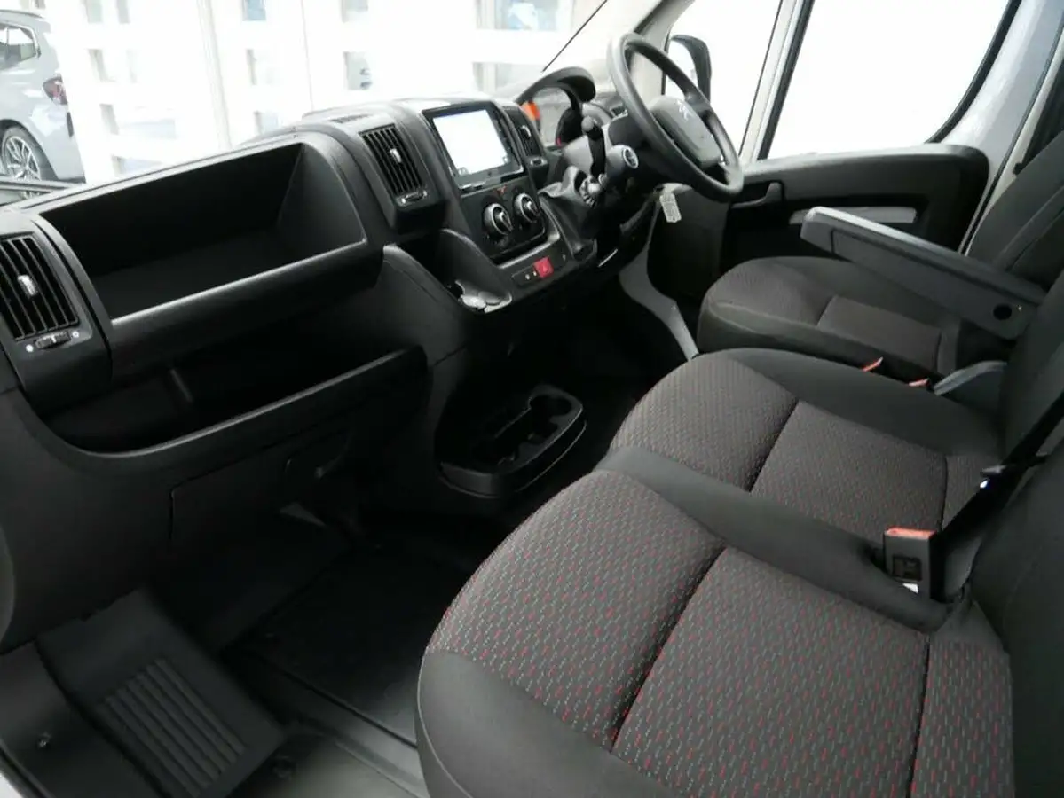 2023-citroen-relay-22bluehdi-35-l3h2-enterprise-edition-panel-big-17