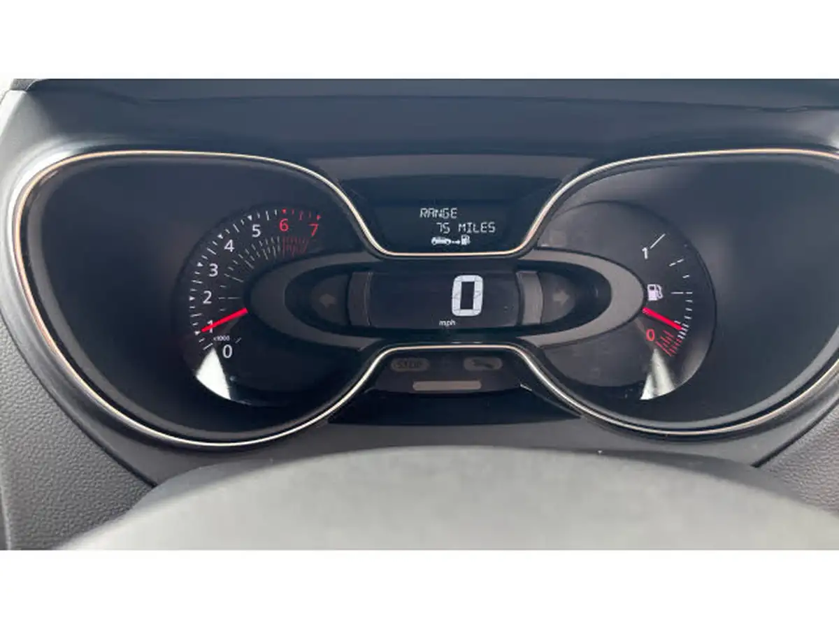 2019-renault-captur-09-tce-iconic-big-17