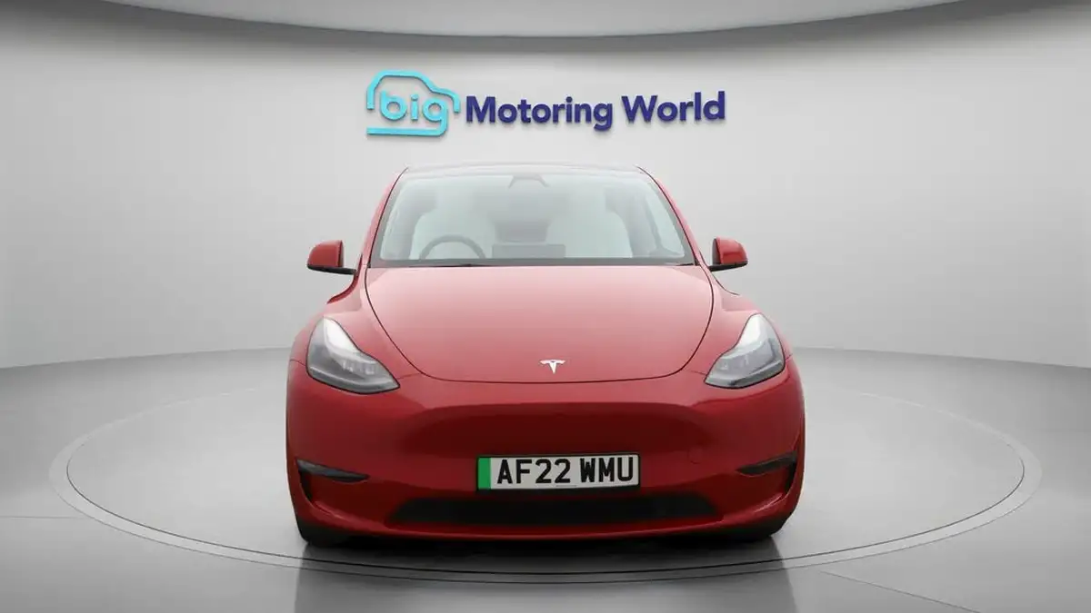 2022-tesla-model-y-e-long-range-big-2