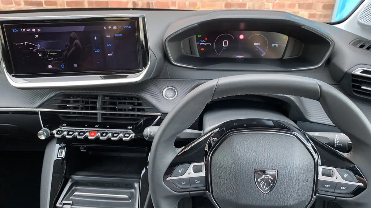 2024-peugeot-208-12-puretech-allure-big-3