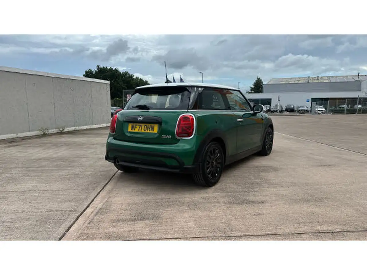 2021-mini-cooper-15-cooper-classic-hatchback-3d-big-24