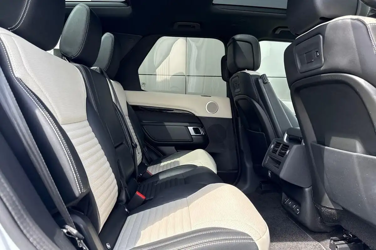 2021-land-rover-discovery-30-d250-r-dynamic-se-250ps-big-42