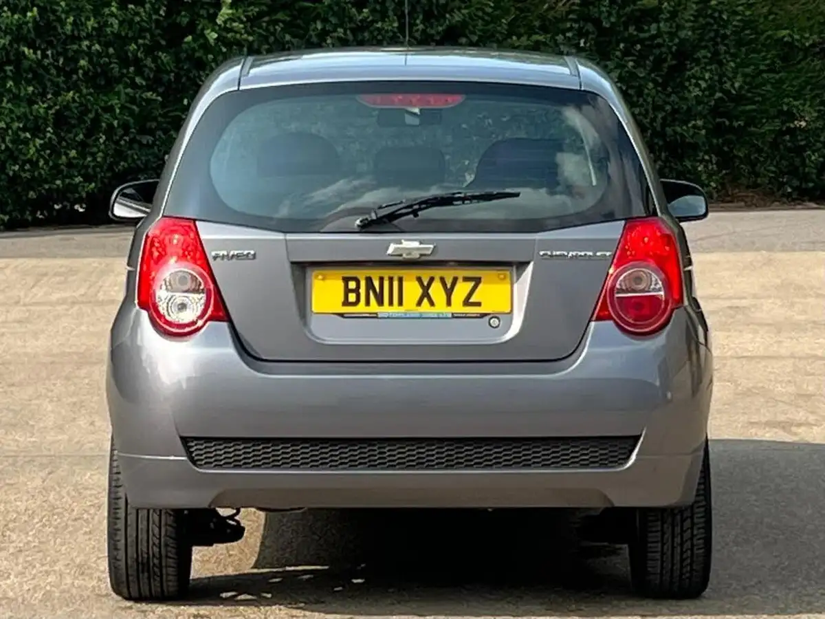 2011-chevrolet-aveo-12-s-3d-big-6
