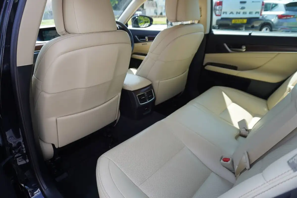 2014-lexus-gs-300h-25-premier-big-33