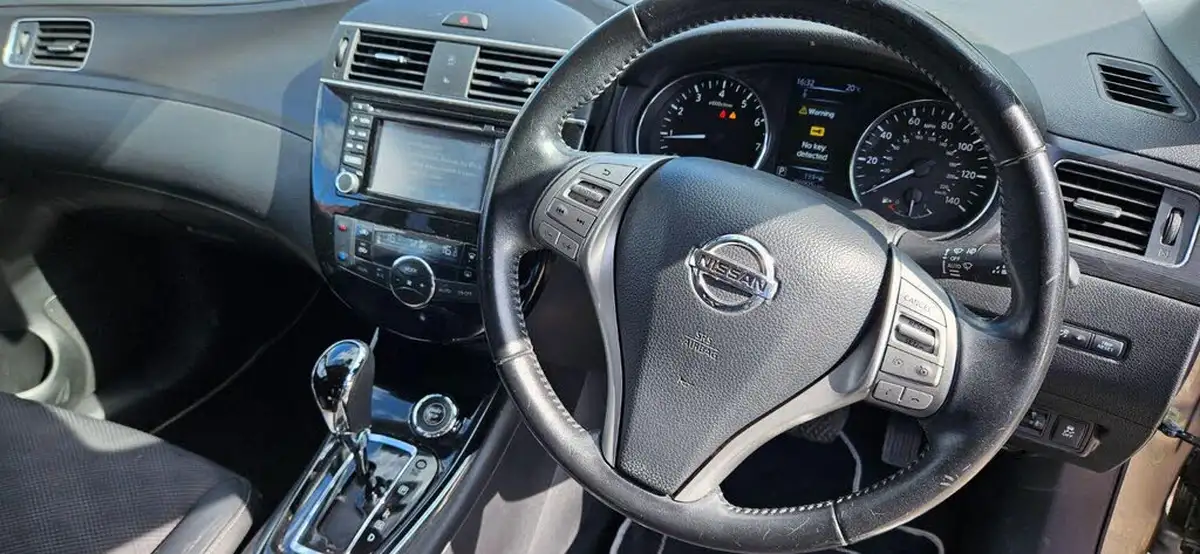 2016-nissan-pulsar-big-1