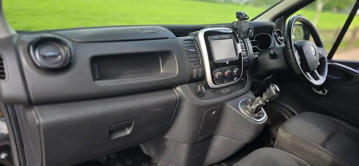 2020-renault-trafic-20dci-ll30-energy-145-sport-crew-big-7