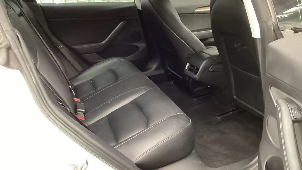 2021-tesla-model-3-e-long-range-awd-big-17