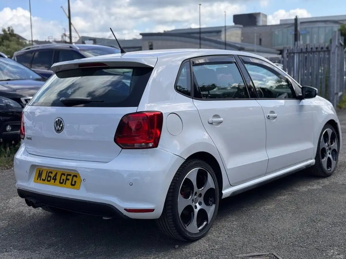 2014-volkswagen-polo-14-gti-5d-big-6