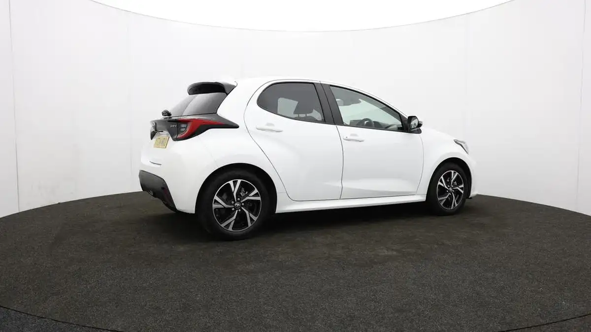 2024-toyota-yaris-15-vvt-i-design-big-37