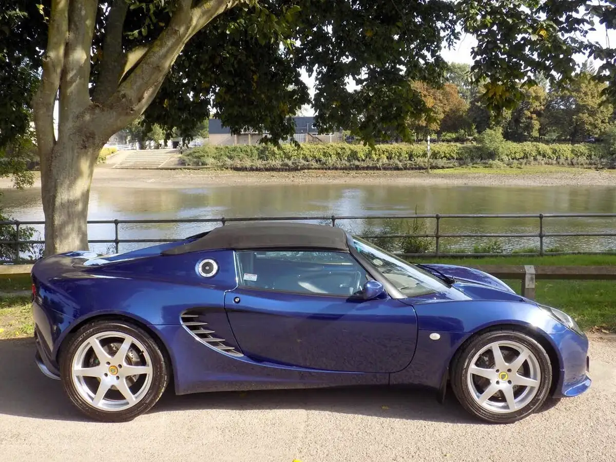 2001-lotus-elise-18-big-47