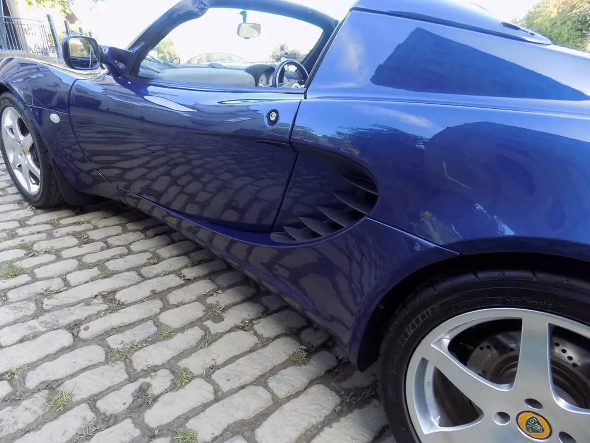 2001-lotus-elise-18-big-23