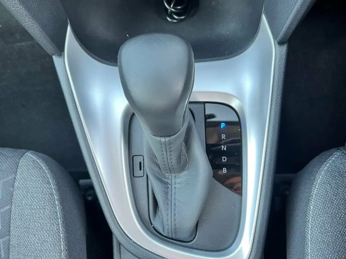 2022-toyota-yaris-cross-15-vvt-i-icon-big-46