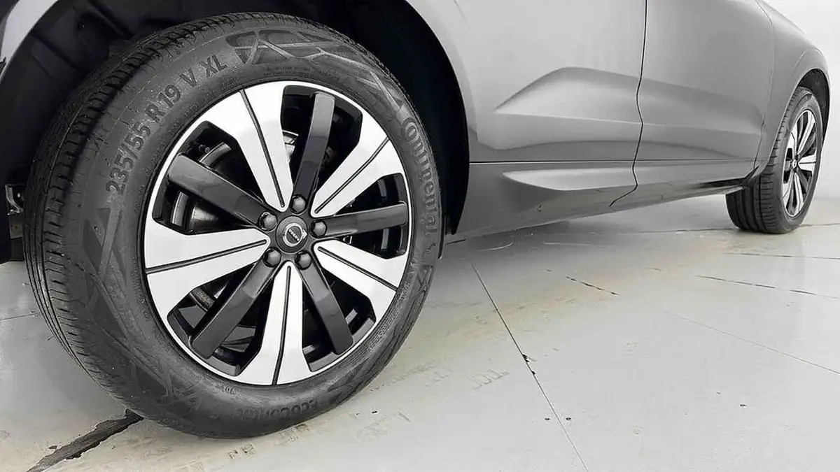 2023-volvo-xc60-20-b5-plus-big-29