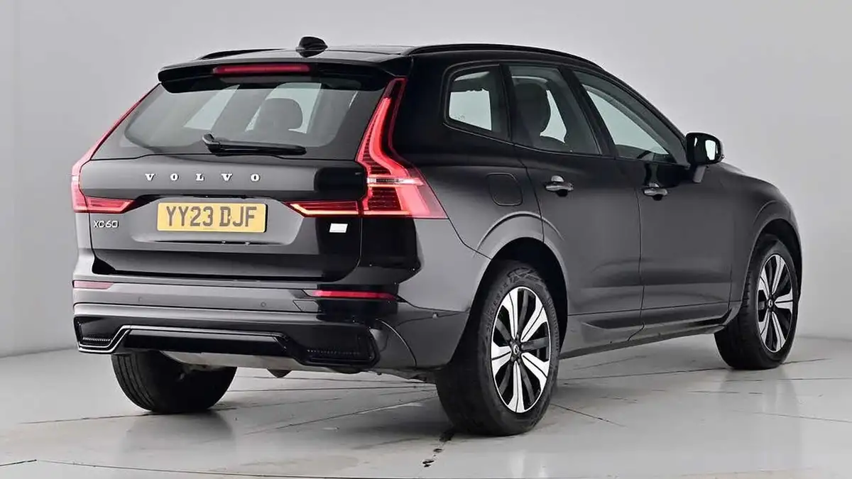2023-volvo-xc60-20-b5-plus-big-5